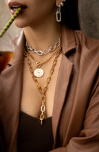 Cargar imagen en el visor de la galería, CADENA GRADUABLE By Issa Vásquez