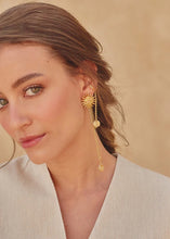 Cargar imagen en el visor de la galería, ARETES SOL