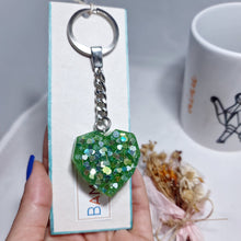 Cargar imagen en el visor de la galería, Llavero Amor Verde
