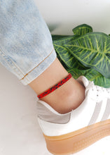 Cargar imagen en el visor de la galería, TOBILLERA MIYUKI ROJA

