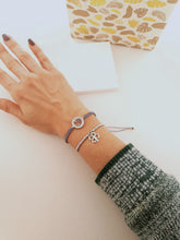 Cargar imagen en el visor de la galería, PULSERA VIRGEN Y TREBOL
