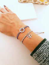 Cargar imagen en el visor de la galería, PULSERA VIRGEN Y TREBOL
