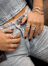 Cargar imagen en el visor de la galería, SET X2 ANILLOS SILUETA By Issa Vásquez
