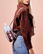 Cargar imagen en el visor de la galería, MORRAL DORIAN GRIS
