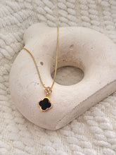 Cargar imagen en el visor de la galería, COLLAR TREBOL NEGRO
