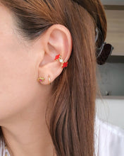 Cargar imagen en el visor de la galería, EARCUFF TREBOL ROJO
