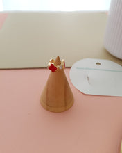 Cargar imagen en el visor de la galería, EARCUFF TREBOL ROJO
