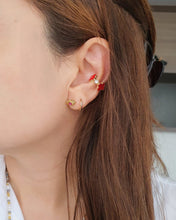 Cargar imagen en el visor de la galería, EARCUFF TREBOL ROJO
