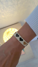 Cargar imagen en el visor de la galería, PULSERA CORAZONES TIERRA

