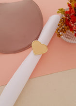 Cargar imagen en el visor de la galería, ANILLO CORAZON BEIGE
