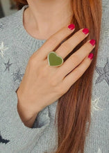 Cargar imagen en el visor de la galería, ANILLO CORAZON VERDE
