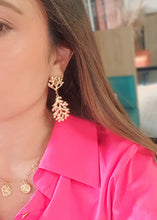 Cargar imagen en el visor de la galería, ARETES CORALINA
