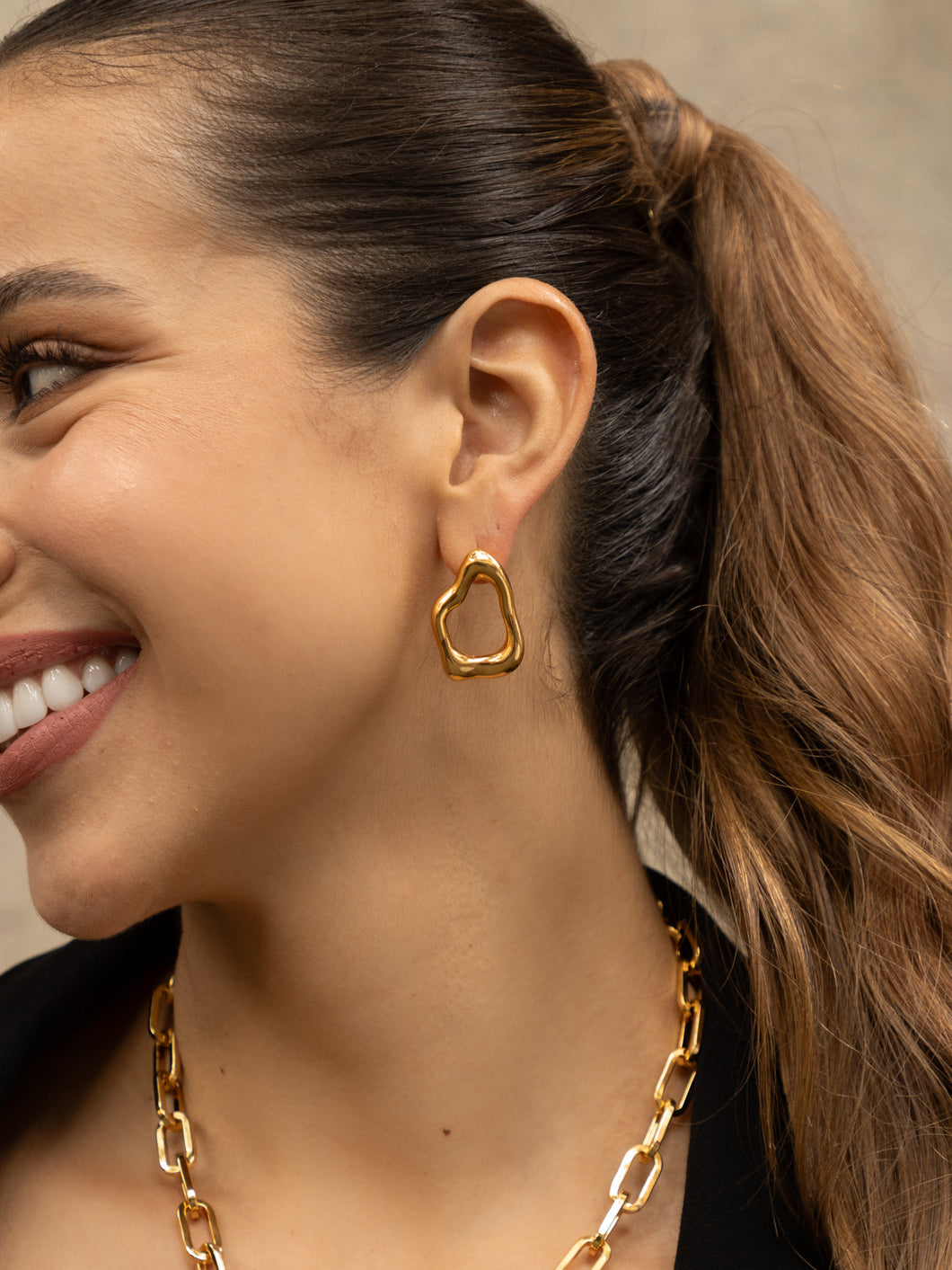 ARETES IRREGULAR BY ISSA