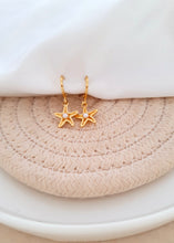 Cargar imagen en el visor de la galería, ARETES ESTRELLA DE MAR
