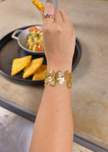 Cargar imagen en el visor de la galería, PULSERA FLORES
