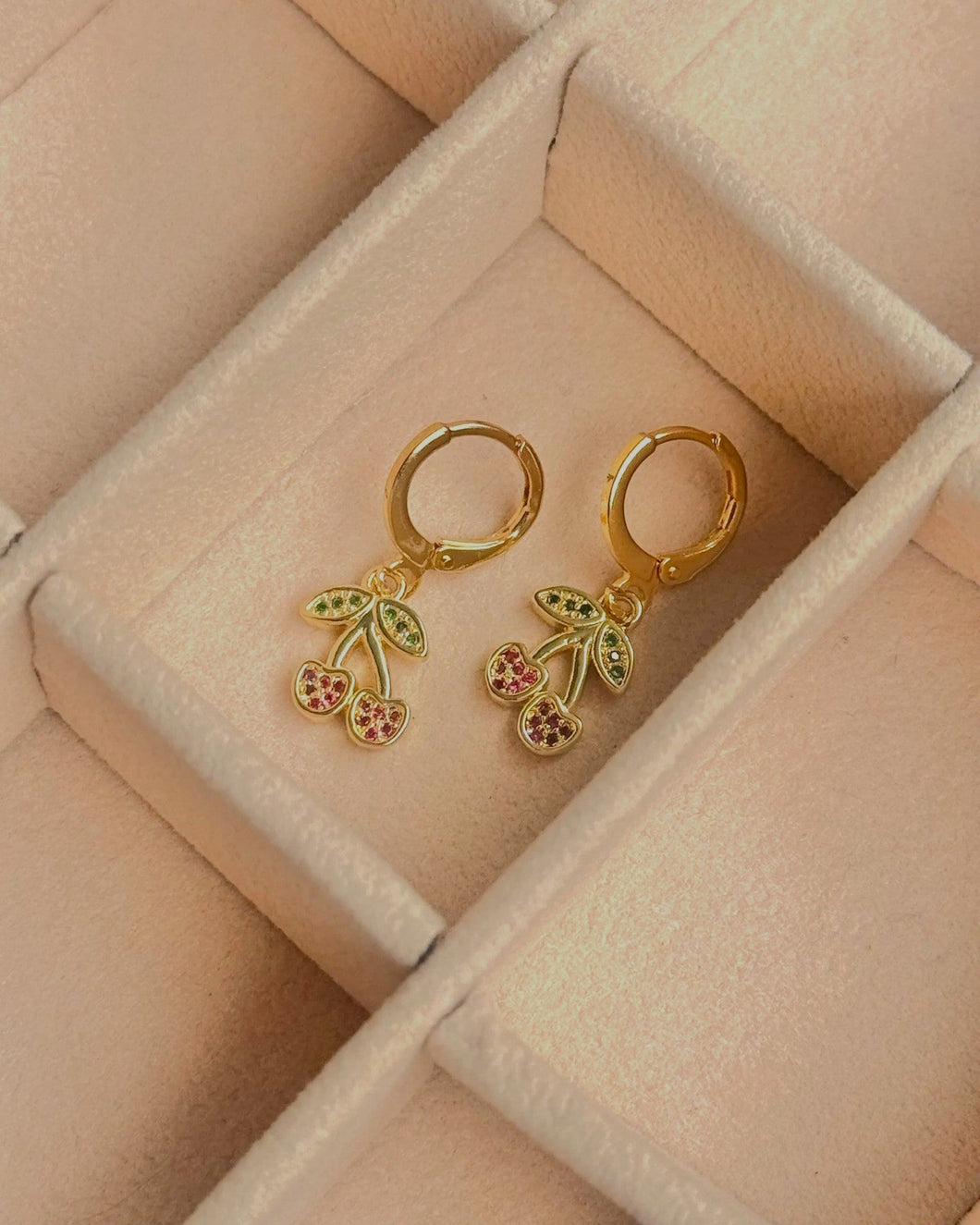 ARETES CEREZA