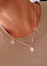 Cargar imagen en el visor de la galería, COLLAR CHARMS DIOS
