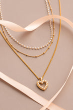 Cargar imagen en el visor de la galería, COLLAR CORAZON PERLADO
