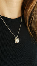 Cargar imagen en el visor de la galería, COLLAR OSO PLATEADO
