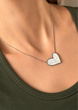 Cargar imagen en el visor de la galería, CADENA CORAZON NACARADO

