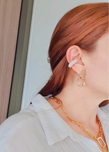 Cargar imagen en el visor de la galería, EARCUFF BLANCO

