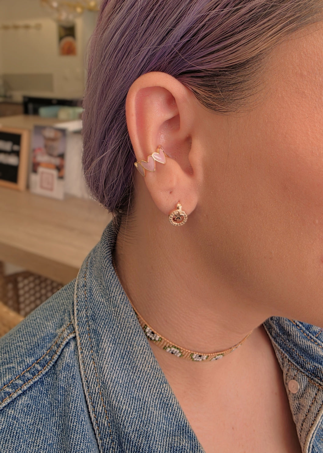 EARCUFF CORAZONES LILAS