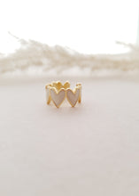 Cargar imagen en el visor de la galería, EARCUFF CORAZONES BLANCOS
