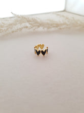 Cargar imagen en el visor de la galería, EARCUFF CORAZONES NEGROS
