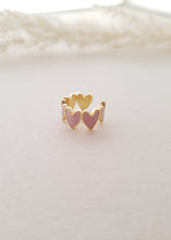 Cargar imagen en el visor de la galería, EARCUFF CORAZONES LILAS
