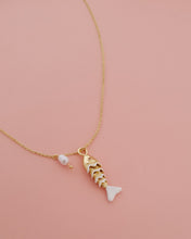 Cargar imagen en el visor de la galería, COLLAR FISH
