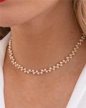 Cargar imagen en el visor de la galería, CHOKER TEJIDO PERLAS
