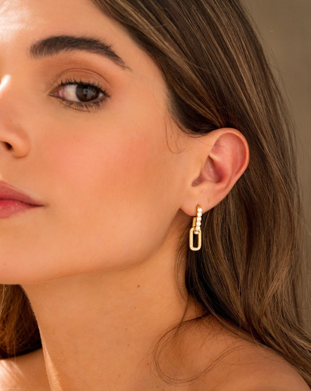 ARETES BRILLA
