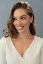 Cargar imagen en el visor de la galería, COLLAR TEJIDO PERLAS
