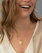 Cargar imagen en el visor de la galería, COLLAR DUO PERLAS ABEJA
