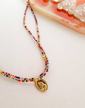 Cargar imagen en el visor de la galería, COLLAR LARGO COLORES VIRGEN
