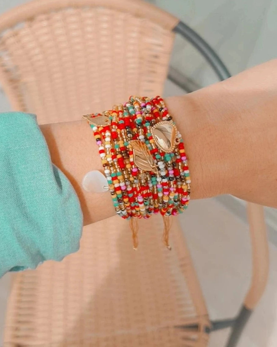 PULSERA MULTICOLOR DIJES DORADOS