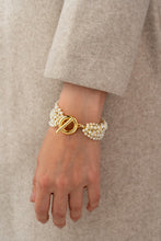 Cargar imagen en el visor de la galería, PULSERA PERLAS ARO DORADO
