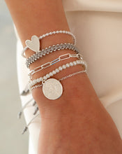 Cargar imagen en el visor de la galería, PULSERA PLATEADA LOVE
