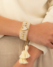 Cargar imagen en el visor de la galería, PULSERA TEJIDA LOVE

