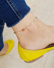 Cargar imagen en el visor de la galería, TOBILLERA MARGARITAS
