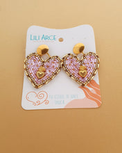 Cargar imagen en el visor de la galería, ARETES CORAZON TEJIDO ROSA
