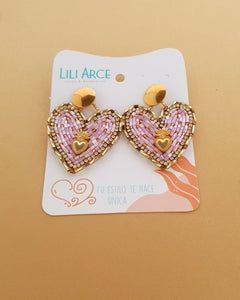 ARETES CORAZON TEJIDO ROSA