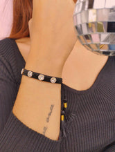 Cargar imagen en el visor de la galería, PULSERA NEGRA CRISTALES
