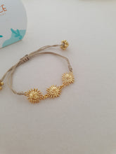 Cargar imagen en el visor de la galería, PULSERA 3 SOLES
