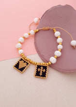 Cargar imagen en el visor de la galería, PULSERA AMOR BONITO
