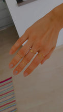 Cargar imagen en el visor de la galería, SET X4 ANILLOS LOVE
