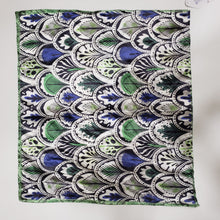 Cargar imagen en el visor de la galería, PAÑOLETA ESTAMPADA PEQUEÑA
