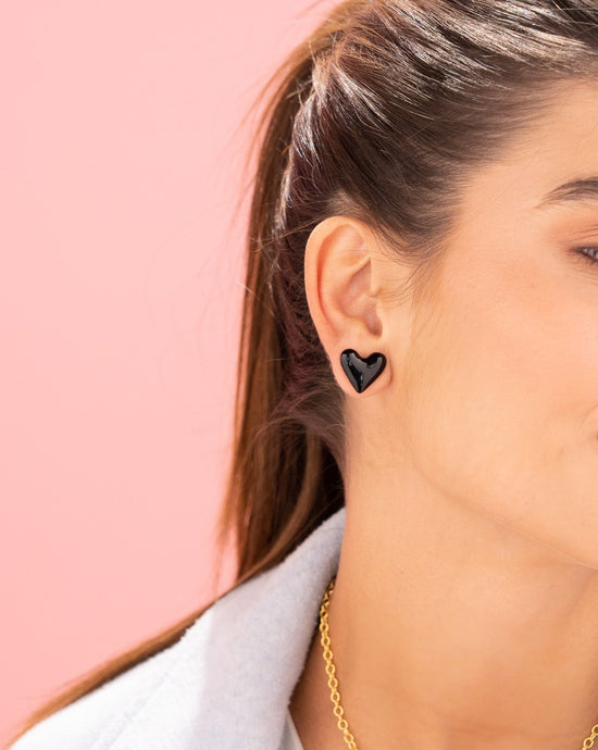 ARETES CORAZON NEGRO| LILI ARCE ACCESORIOS